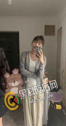 北京小妞儿 母狗关若祺 发给金主的私密视频遭泄露 喜欢吃精液 炮架自慰 小穴黝黑  第1张