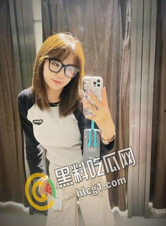 北京小妞儿 母狗关若祺 发给金主的私密视频遭泄露 喜欢吃精液 炮架自慰 小穴黝黑  第5张