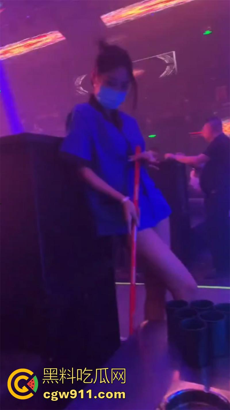 穷人女神富人母狗，有钱人的精彩夜生活，酒吧性感DJ和dancer，被大哥带走各种操，这生活真让人羡慕啊！  第13张