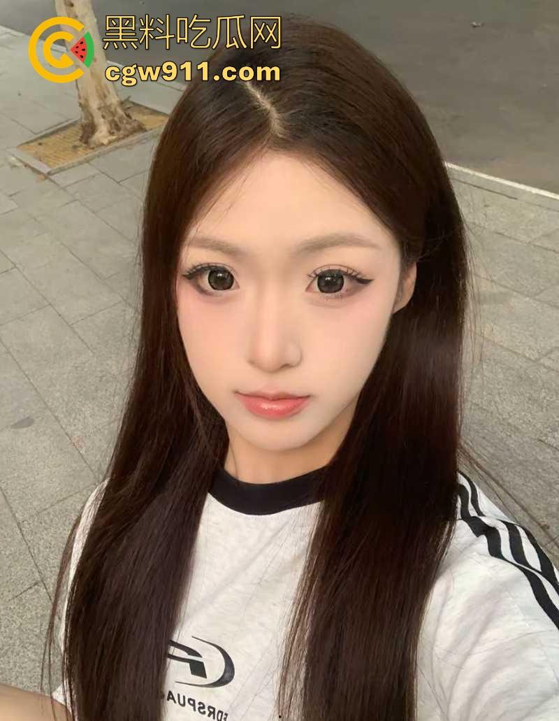 河北师范大学极品舞蹈生【周永媚】性爱私拍泄密，透穴蕾丝内裤勾男友，穿开档黑丝玩无套，花式体位轻松驾驭！  第1张