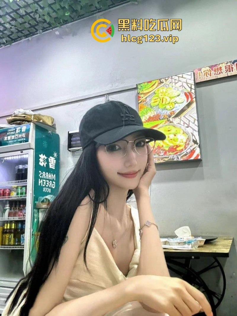 三只羊主播【洋洋】被潜规则实拍视频被扒 那些年在三只羊吞过精的女人原来这么多？  第3张