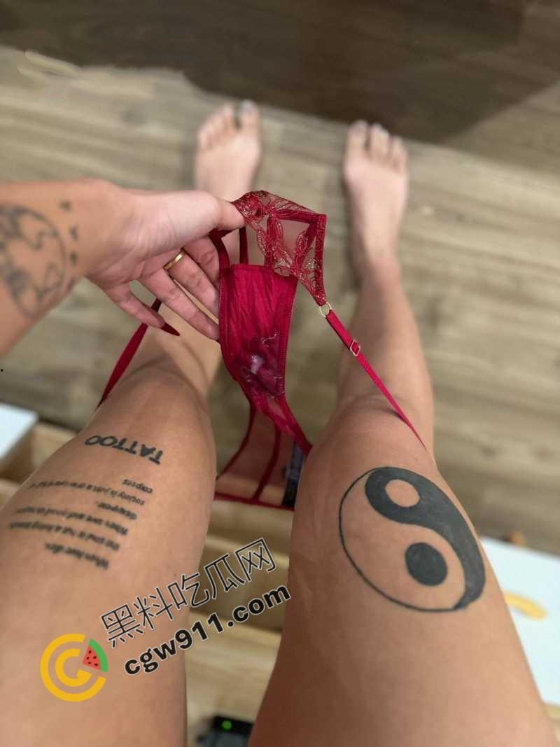 抖音女网红【钢筋混凝土】不为人知的激情真面目！翘臀丰乳，骚水横流，大鸡巴深喉，金主爆操乱射，极致淫乱狂欢！  第10张