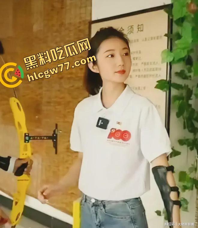 女神教师夜堕教导主任胯下！化身骚货母狗被爆操到淫水喷泉，奶子大得要给主任吃奶！  第1张