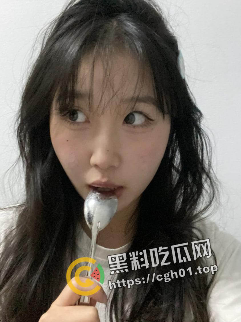 瓜友投稿！自己不舍得碰的女友是别人的母狗 颜射 吞精 开肛 反差婊调教视频被流出  第5张