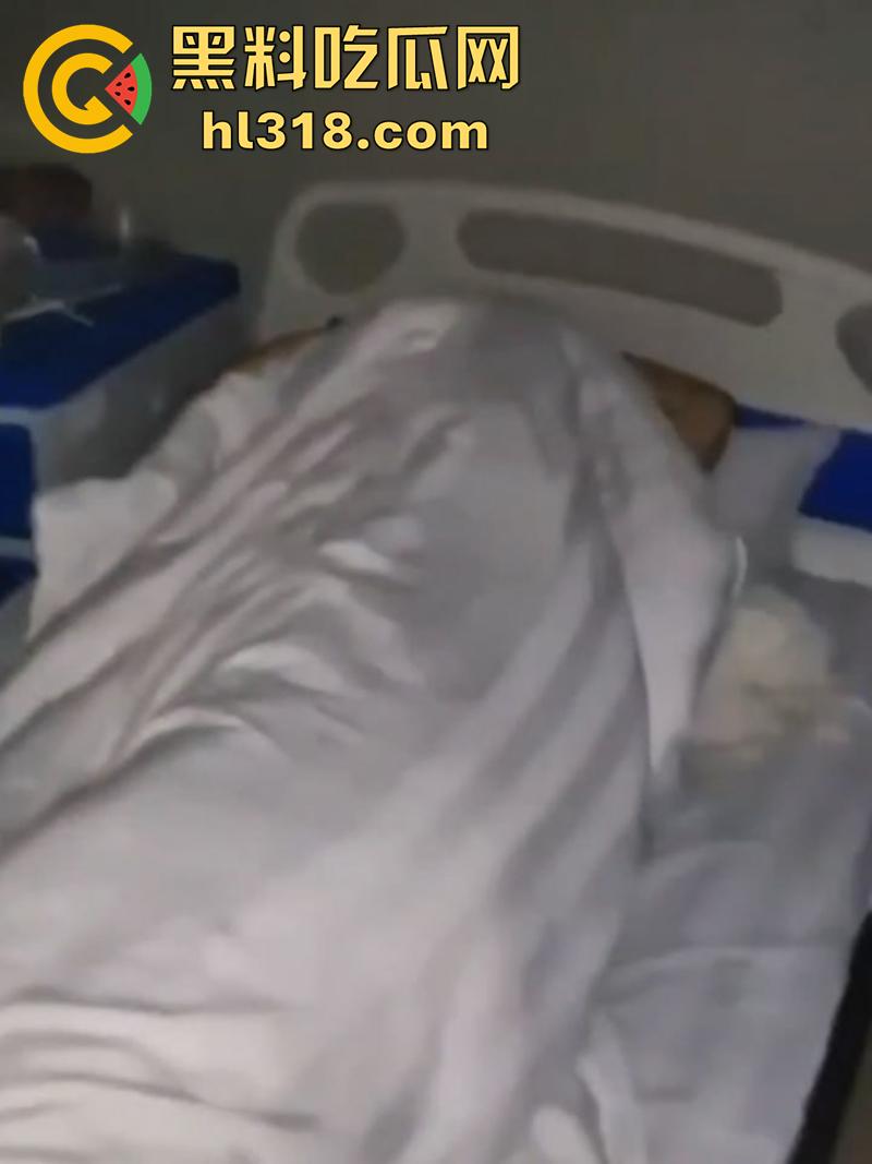 山东济宁泗水县书记儿子【周恒勾】，勾搭撩骚有夫之妇【程妍妍】，被夫家暴打缝21针，竟再次医院偷情 ！  第3张