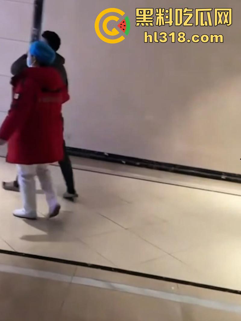 山东济宁泗水县书记儿子【周恒勾】，勾搭撩骚有夫之妇【程妍妍】，被夫家暴打缝21针，竟再次医院偷情 ！  第6张