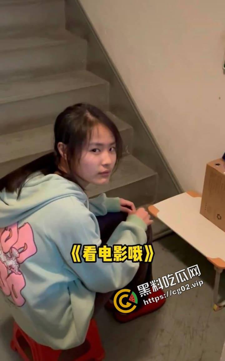 抖音千万粉网红【小叮当的一家】中的姐姐叮叮遭网聊骗局 全裸自拍视频流出遭疯传 顺带 开盒 千万账号背后的男人 第3张 抖音千万粉网红【小叮当的一家】中的姐姐叮叮遭网聊骗局 全裸自拍视频流出遭疯传 顺带 开盒 千万账号背后的男人 第3张