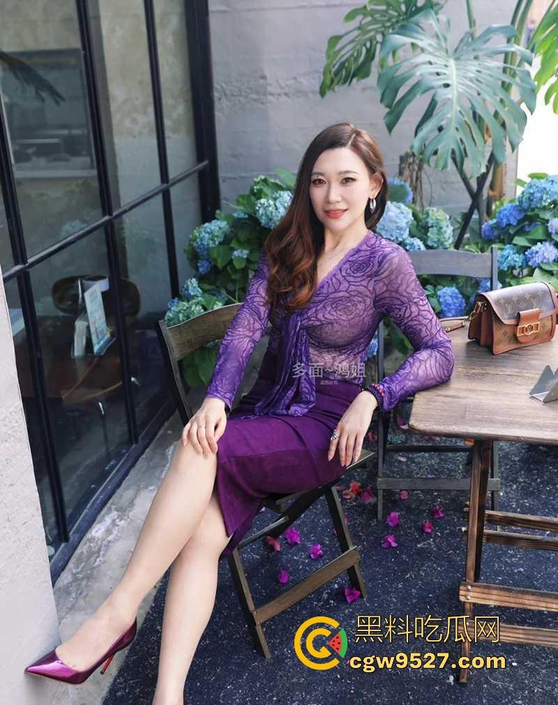 海角乱伦，放假奔波千里回家，只为回家去填满老妈的空虚小穴！老妈穿情趣内衣迎接，无套爆操内射骚穴！  第4张