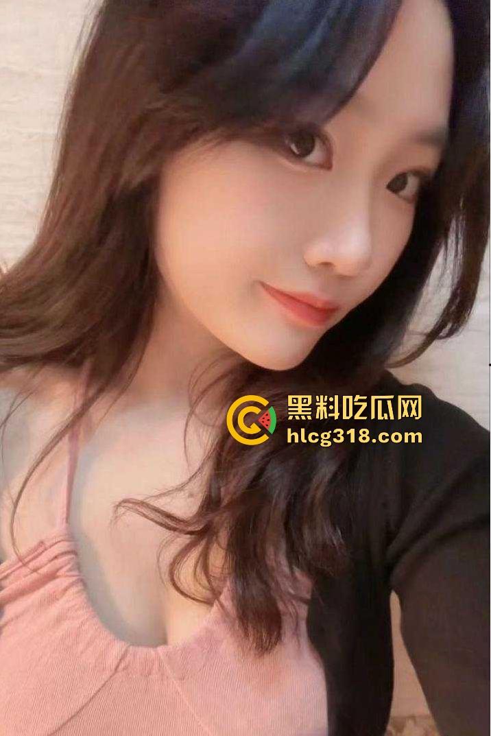 河南数字传媒技术公司骚逼【陈筱慧】为求上位色相诱惑上司，喜欢后入打桩，性爱视频曝光泄露！  第1张