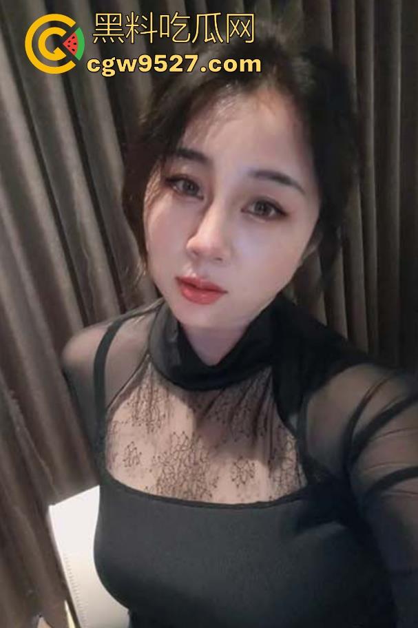 巨乳妈妈给懵懂儿子科普性知识，亲自上手示范，显出骚穴给儿子操，长达半小时的爆操，几把都痛了！  第2张