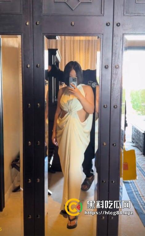 抖音百万粉贱婊【兔兔1104】反差少妇不雅视频满天飞，绝美骚逼勾魂操人，装你妈的清纯啊！  第5张