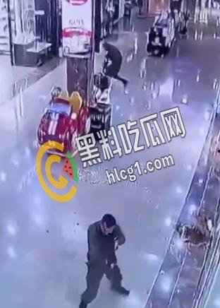 巴勒斯坦男子 在以色列北布城市卡梅尔的商场中行刺两名以色列士兵 随后被步枪扫射打死  第7张