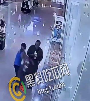 巴勒斯坦男子 在以色列北布城市卡梅尔的商场中行刺两名以色列士兵 随后被步枪扫射打死  第8张