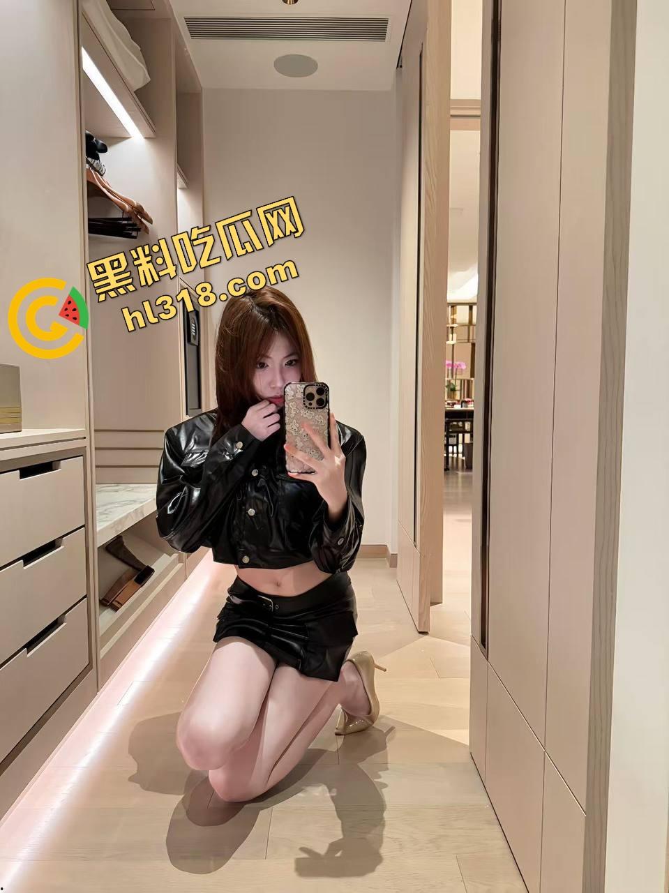 和嫂子卧室疯玩解锁新姿势,对着窗户啪啪、故意让路人偷窥,边吃鸡巴边挨打大屁股,越玩越变态! 第1张 和嫂子卧室疯玩解锁新姿势,对着窗户啪啪、故意让路人偷窥,边吃鸡巴边挨打大屁股,越玩越变态! 第1张