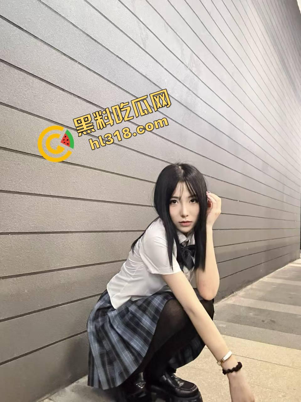 和嫂子卧室疯玩解锁新姿势,对着窗户啪啪、故意让路人偷窥,边吃鸡巴边挨打大屁股,越玩越变态! 第3张 和嫂子卧室疯玩解锁新姿势,对着窗户啪啪、故意让路人偷窥,边吃鸡巴边挨打大屁股,越玩越变态! 第3张