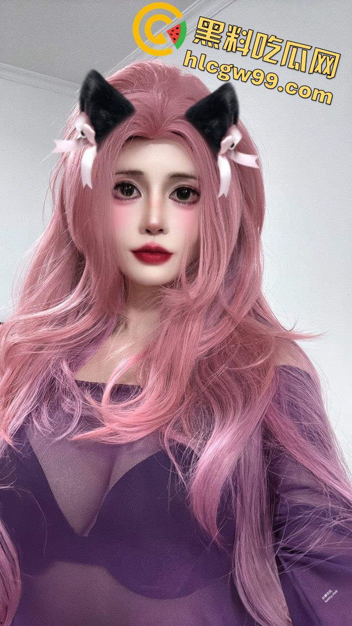 顶级CosG奶萝莉美少女福利姬【煜煜】黑丝性感情趣装裸舞，一线天美鲍榨汁自慰  第1张