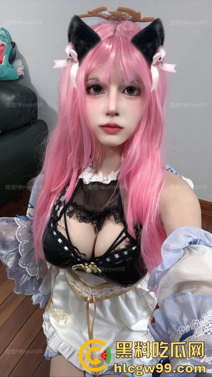 顶级CosG奶萝莉美少女福利姬【煜煜】黑丝性感情趣装裸舞，一线天美鲍榨汁自慰  第16张