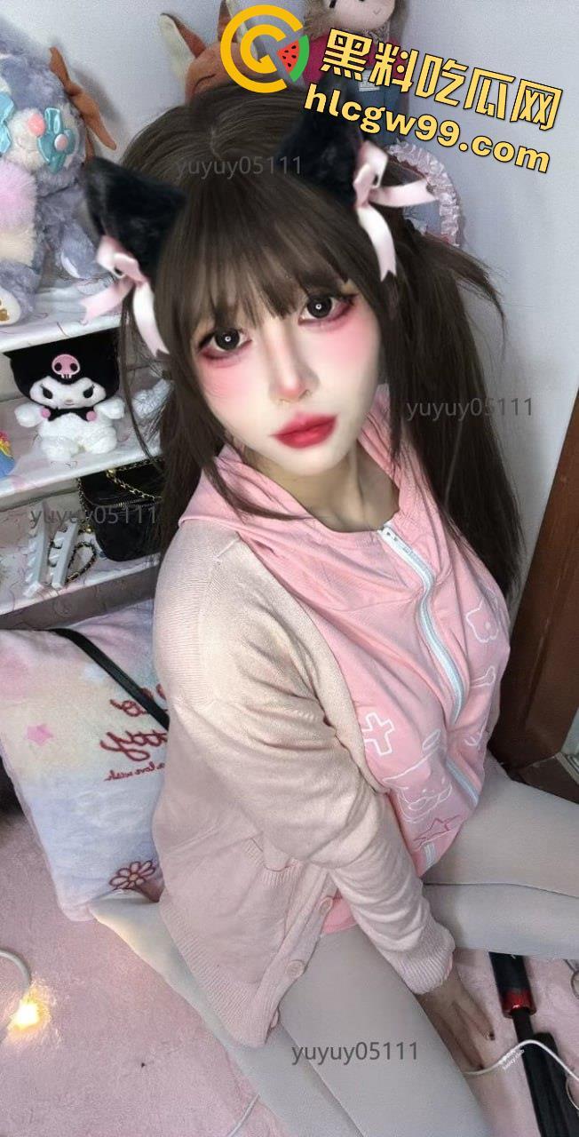 顶级CosG奶萝莉美少女福利姬【煜煜】黑丝性感情趣装裸舞，一线天美鲍榨汁自慰  第117张