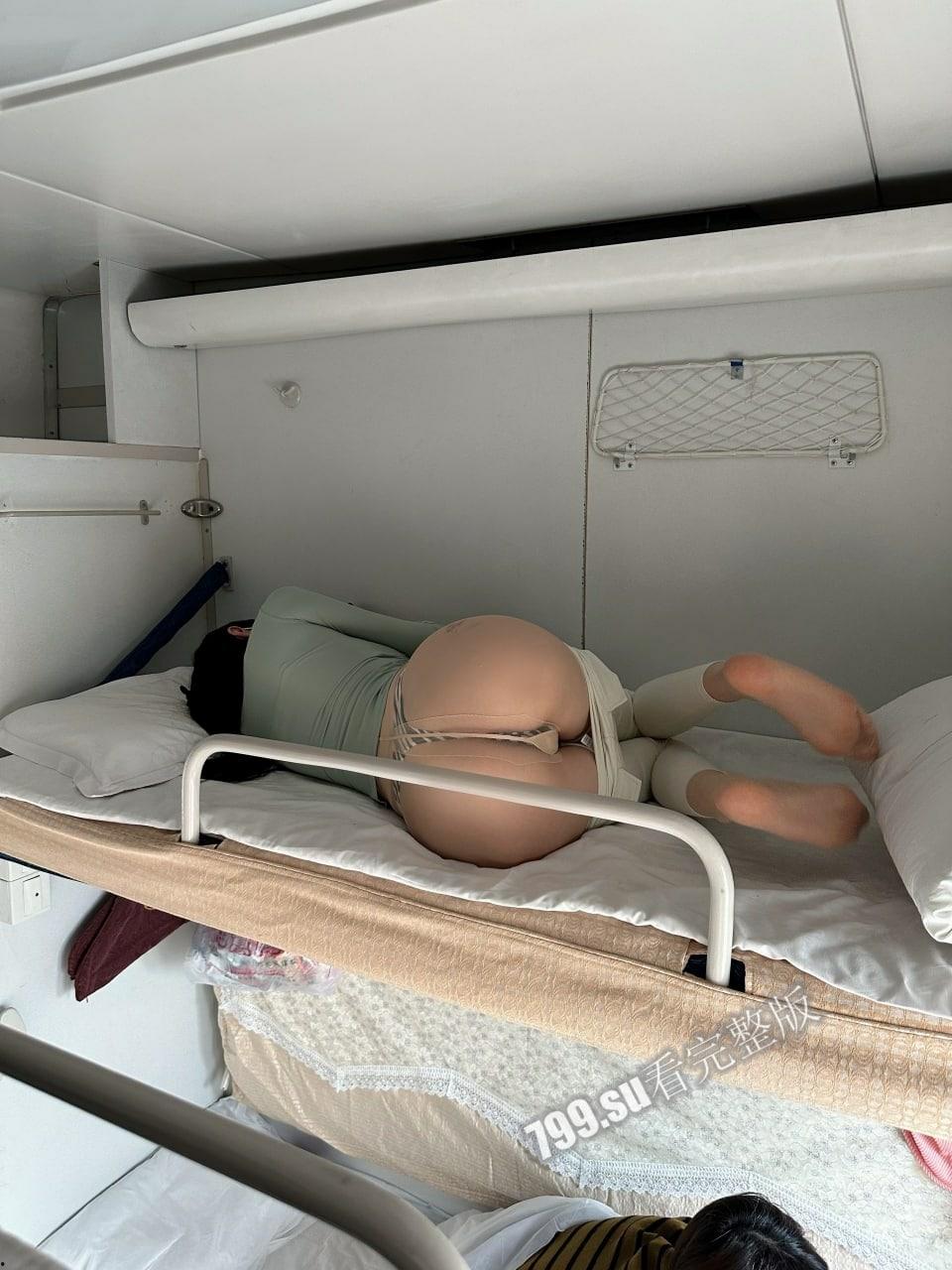 极品网红女神 脸红『Dearie』魅惑新作《高铁之旅》阴部鼓鼓的 各种姿势太欠操了  第39张