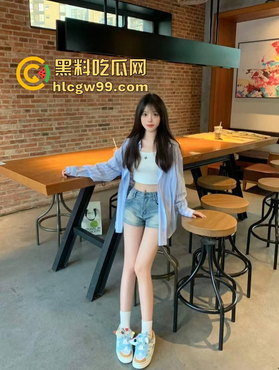 大学生寒假异地久别重逢，见面就开干，满房都是爱液和喘息，从床干到地，抱着不撒手猛猛干久别胜新婚！  第1张