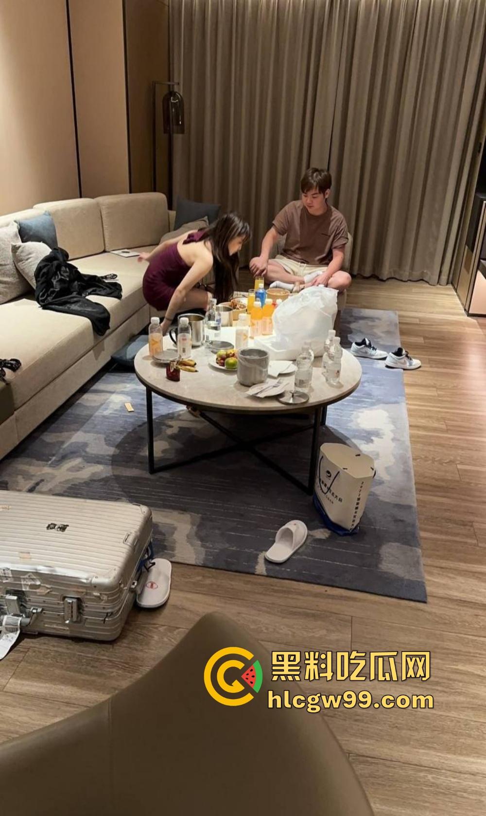 长沙炮神狂扫小淫妇，奥迪A6一开一路收割淫乱小婊子，身材爆炸的性瘾骚货，淫乱私拍流出百人斩目标稳了！  第19张