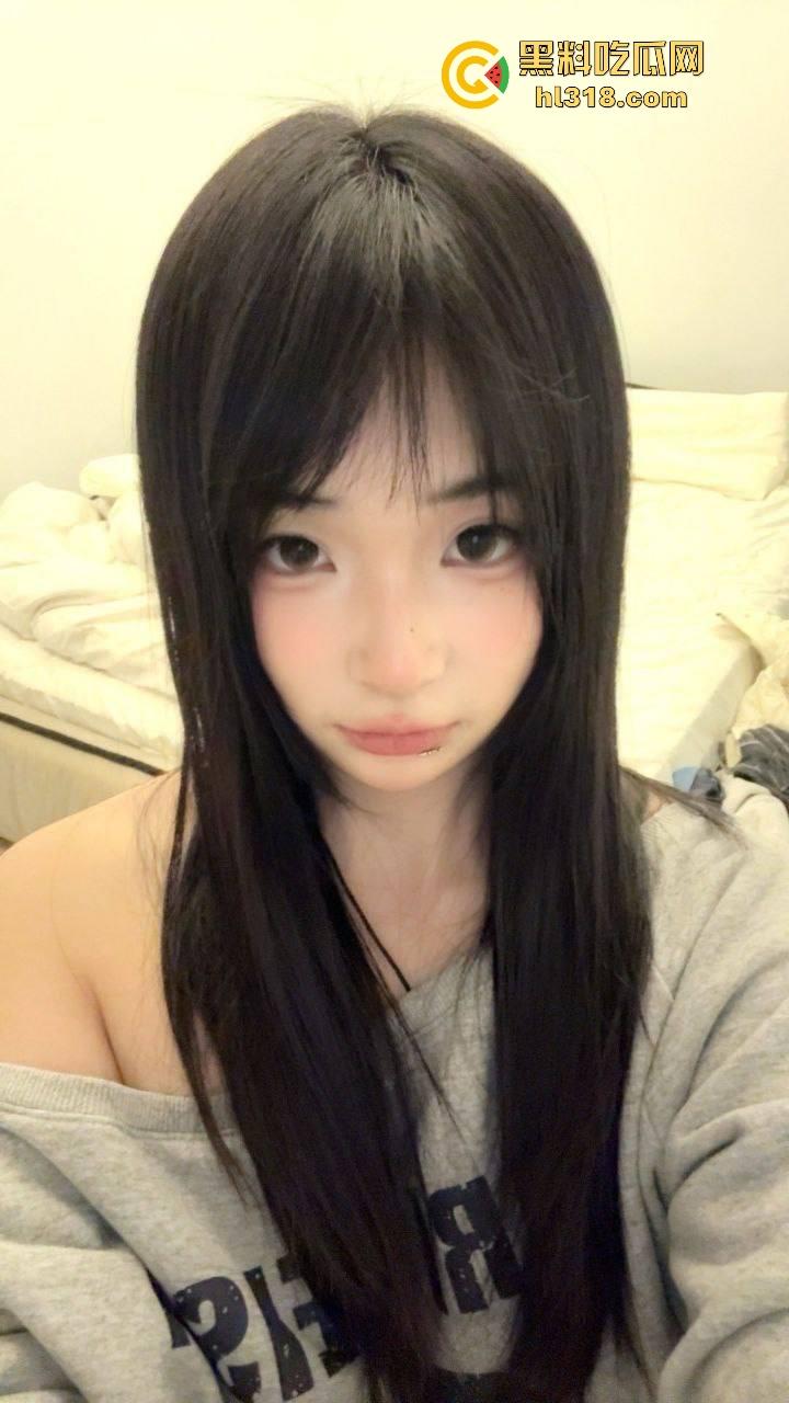 纯情小护士SM调教主人肉棒，将金属棒齐根插入龟头马眼，缓慢撸动，手法老专业了！  第2张