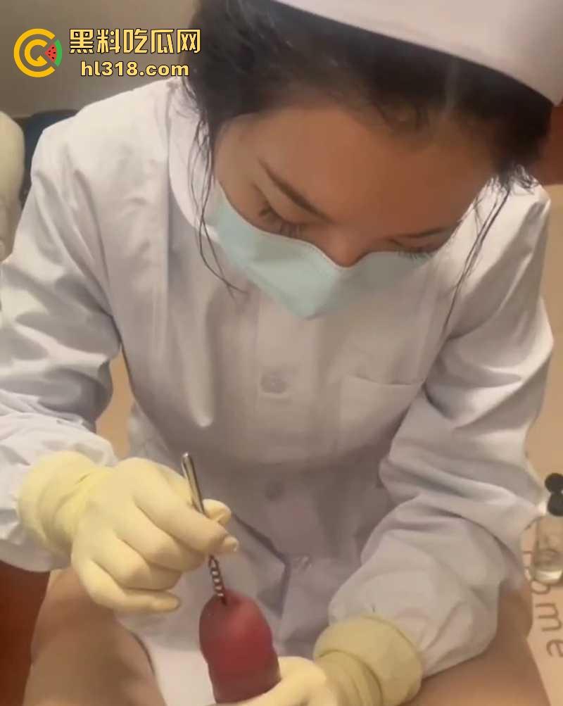 纯情小护士SM调教主人肉棒，将金属棒齐根插入龟头马眼，缓慢撸动，手法老专业了！  第6张