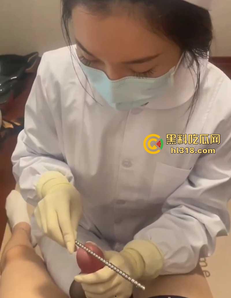 纯情小护士SM调教主人肉棒，将金属棒齐根插入龟头马眼，缓慢撸动，手法老专业了！  第9张