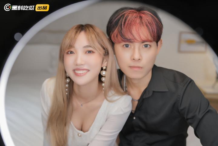 黑料吃瓜网出品-《江南第一小屌童锦程798&吴柳芳之花小龙&王老师爱情故事》第一集! 第2张 黑料吃瓜网出品-《江南第一小屌童锦程798&吴柳芳之花小龙&王老师爱情故事》第一集! 第2张