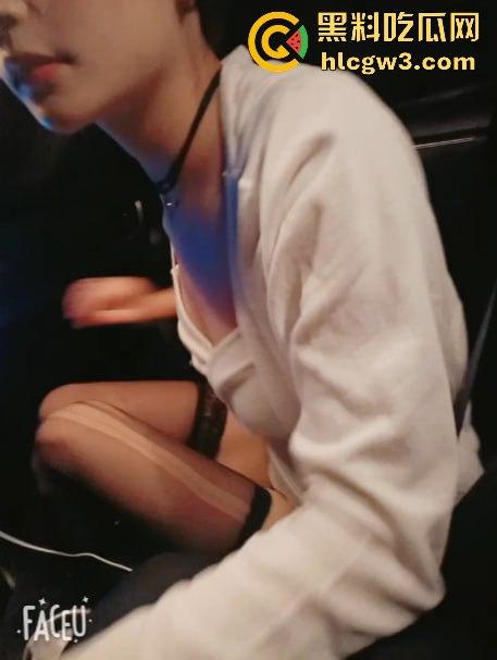 骚浪头牌技师舔得大哥嗷嗷叫！足交舔脚吞精湿透，车震玩出高难度姿势，女上位摇到灵魂出窍！  第1张