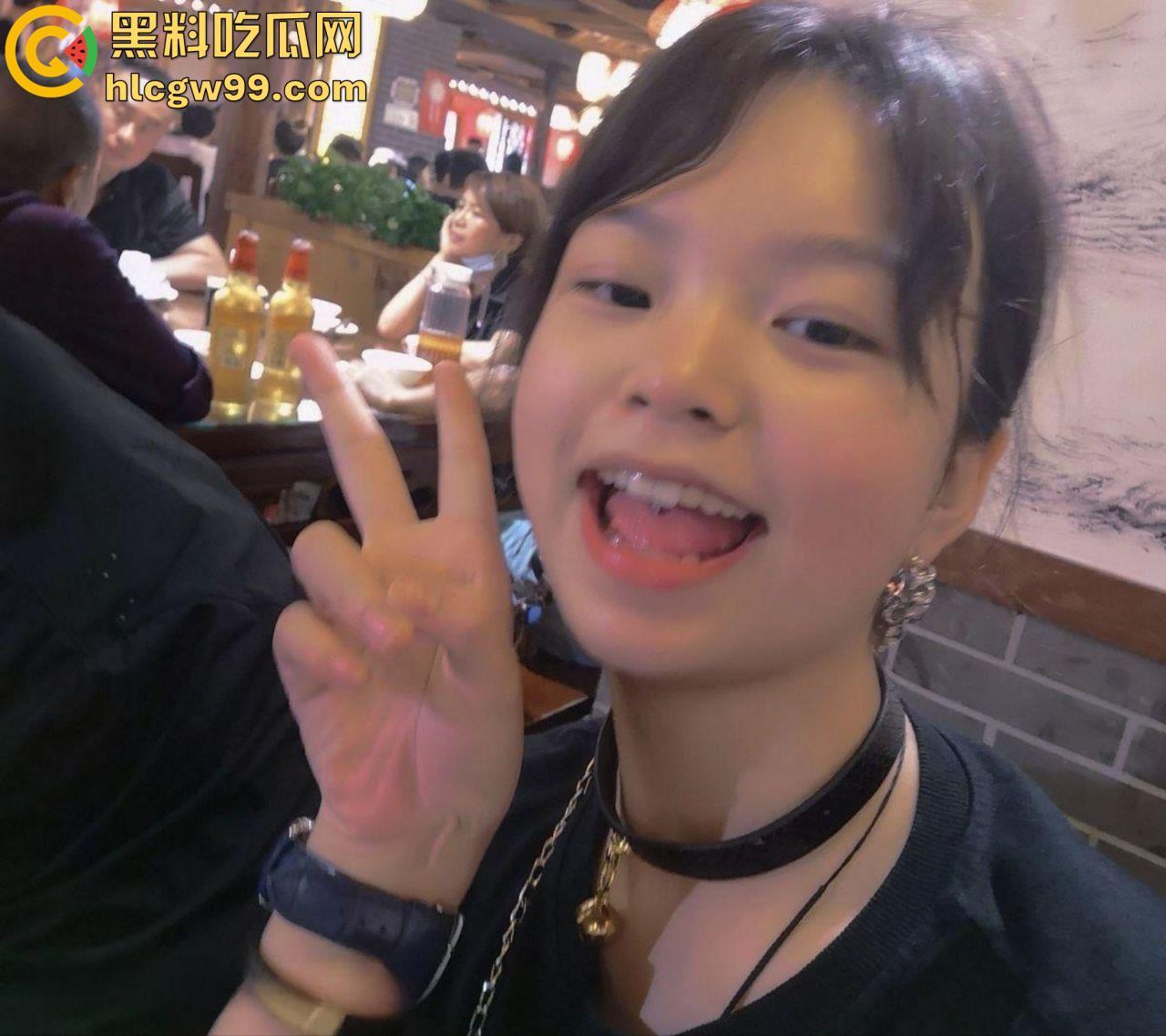 宁夏坤德学院性瘾少女【赵妍妍】舌钉乳钉装饰身体，翘起肥臀享受巨棒深入蜜穴！  第4张