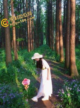 上海政法学院新闻系【李妍妍】，05反差母狗给金主跪地口交技术娴熟，被金主操的鬼哭狼嚎的  第2张