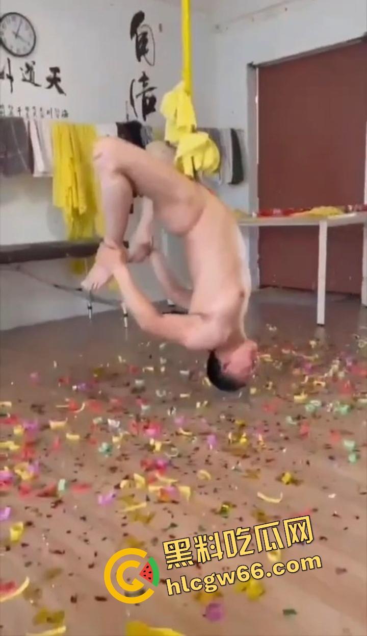 坠蛋狠人现身,农夫山泉挂蛋蛋只是日常,吊妹子上天才是绝活,这根铁鸡儿能打穿玄武门! 第6张 坠蛋狠人现身,农夫山泉挂蛋蛋只是日常,吊妹子上天才是绝活,这根铁鸡儿能打穿玄武门! 第6张