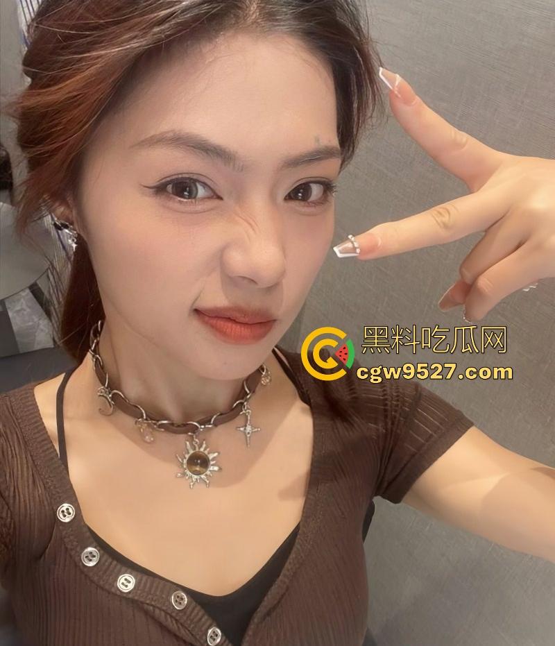 抖音约炮【铁锤妹妹】长时间的聊骚终于得手，紧致嫩穴夹得欲仙欲死，极致的反差骚逼！  第2张