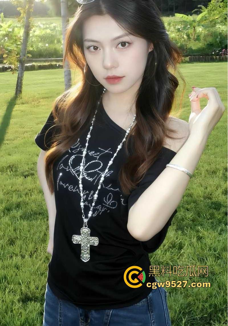 抖音约炮【铁锤妹妹】长时间的聊骚终于得手，紧致嫩穴夹得欲仙欲死，极致的反差骚逼！  第6张