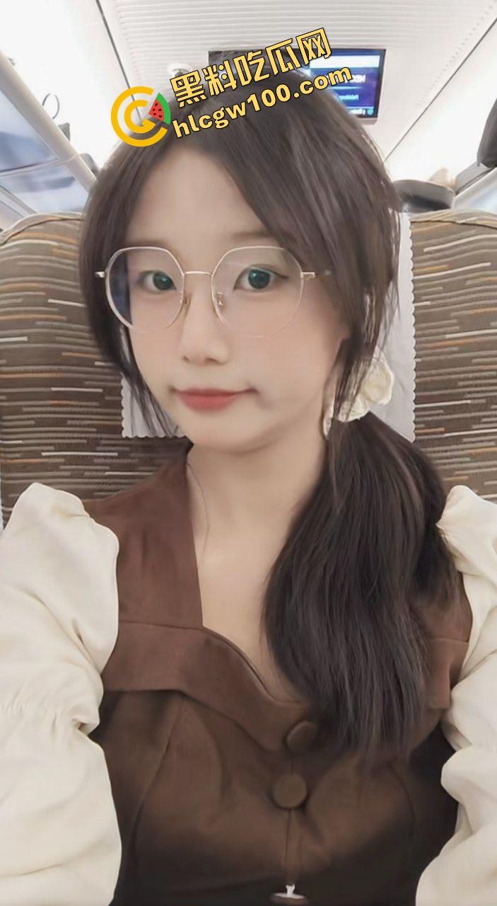 瓜友独家投稿曝光生化母体！化大附中卖淫骚鸡【余纯】600约炮单男，黑丝操逼颜射贱脸！独家流出！  第4张