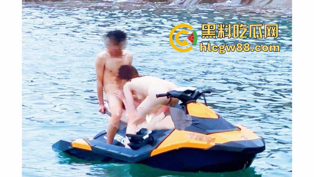 海南三亚海上摩托大野战，巨乳游艇宝贝上演真实戏码，又是羡慕大哥的一天！  第2张