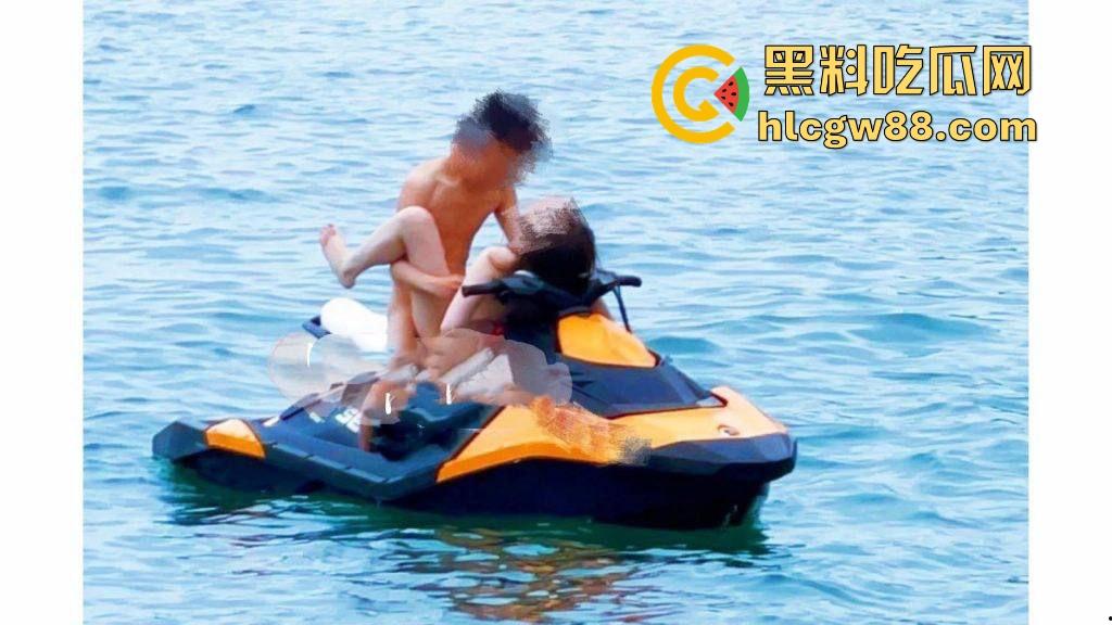 海南三亚海上摩托大野战，巨乳游艇宝贝上演真实戏码，又是羡慕大哥的一天！  第4张