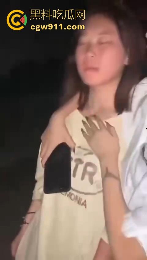 清纯的脸庞下竟然藏着恶毒的心，不知道的还以为是亲密姐妹谈话，没想到是霸凌者的炫耀！  第7张