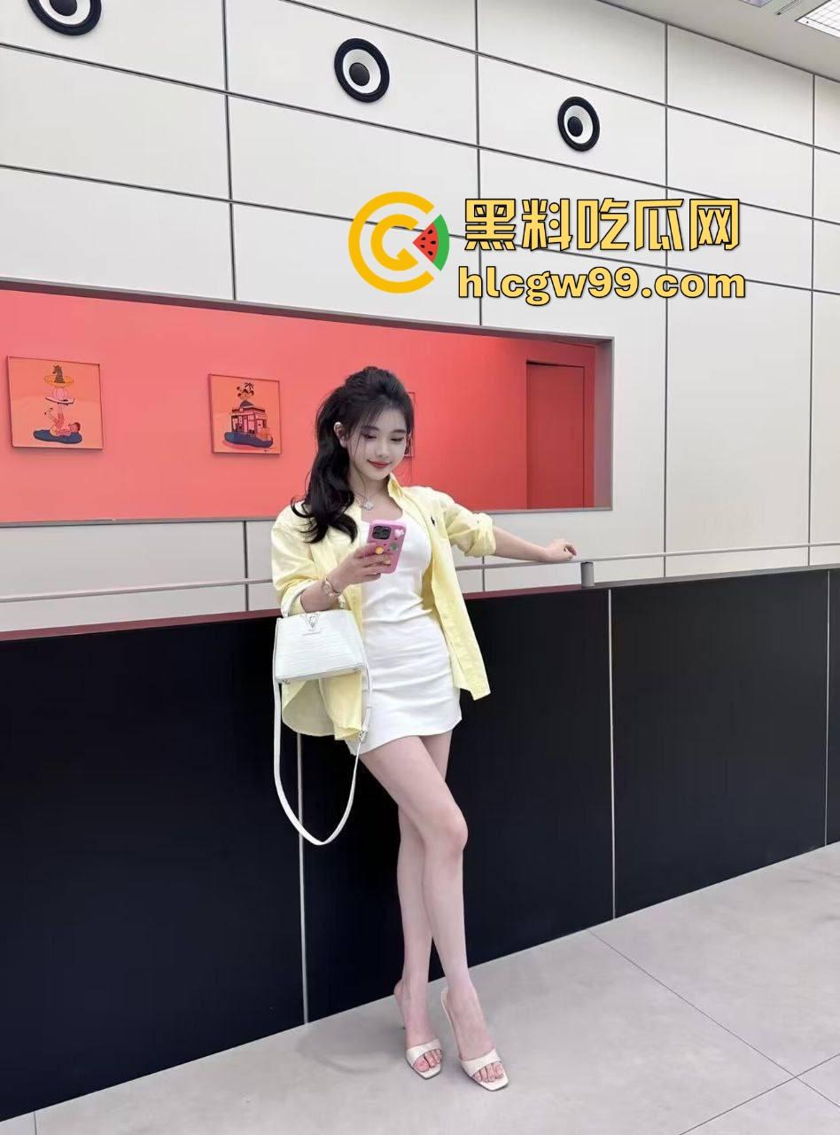 元宵节跑去跟嫂子做爱时 嫂子让我给兄弟打电话，让兄弟听嫂子的淫叫声，Ntr 兄弟还让我温柔点别打桩！  第1张