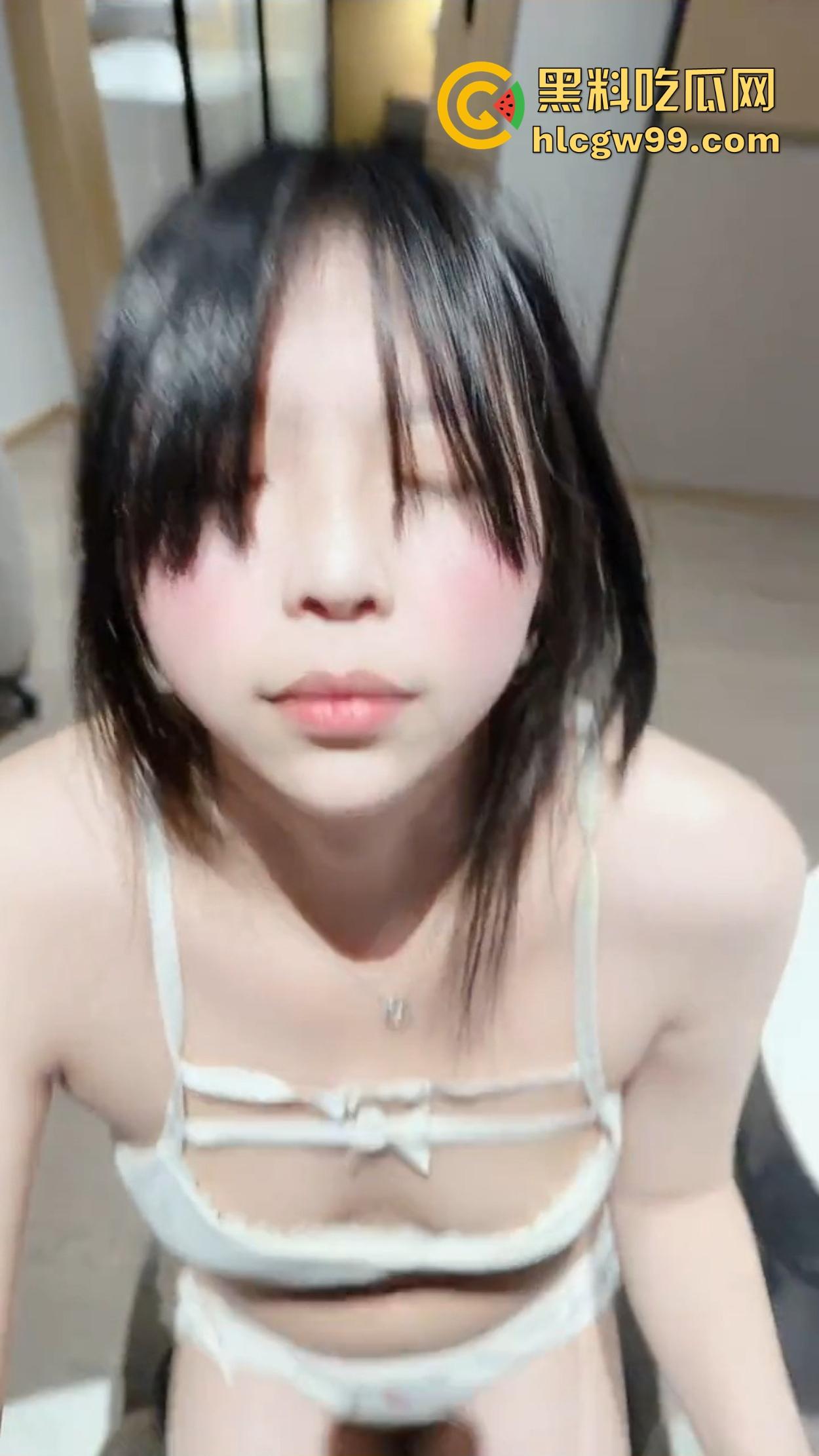 山西林业职业技术学院『林甜甜』曾经的高冷女神如今成跪地小母狗,喝尿舔脚任人践踏,扇脸羞辱都不敢喘气! 第11张 山西林业职业技术学院『林甜甜』曾经的高冷女神如今成跪地小母狗,喝尿舔脚任人践踏,扇脸羞辱都不敢喘气! 第11张