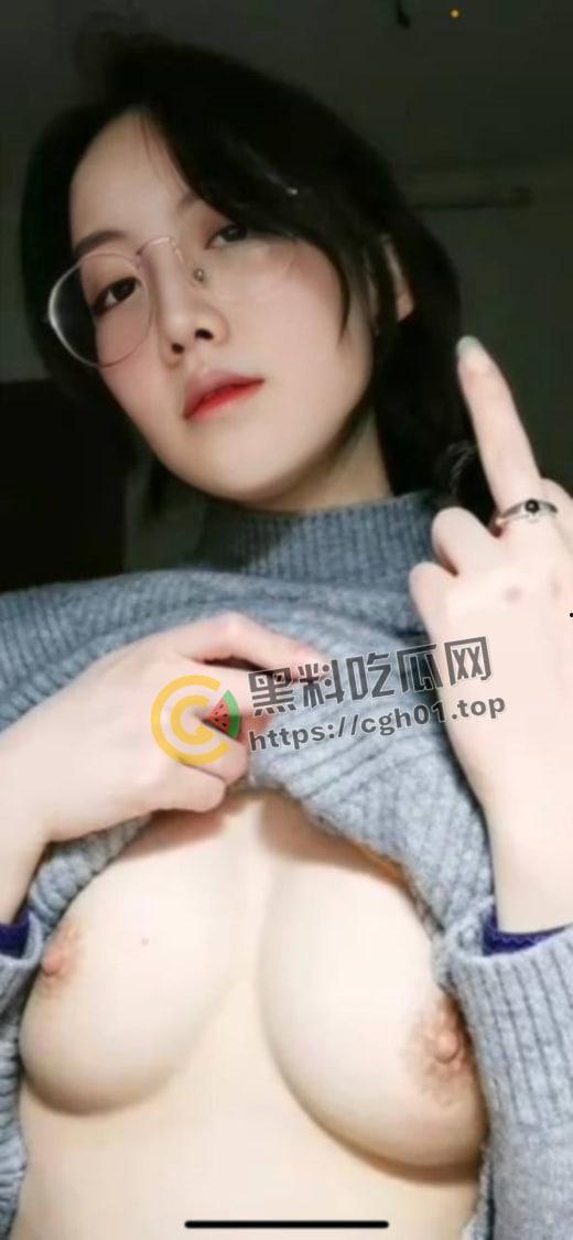 女大学生媚黑婊 子宫纹上黑色Q 此生只被黑人草 参加尼哥淫趴视频呗流出  第1张