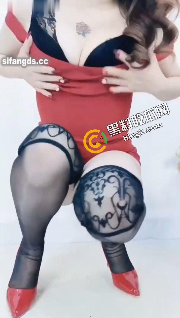 抖音45万粉丝熟女网红『狂野玫瑰』40岁的少妇仍然风韵犹存 裸露骚舞私拍福利流出  第7张