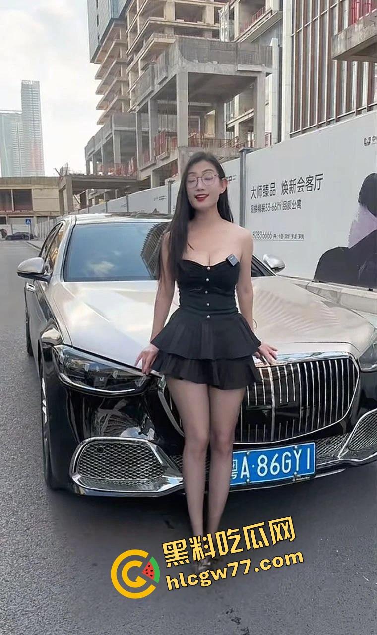 抖音骚鸡直播不穿打底裤,肥鲍晃来晃去勾魂摄魄,卖车还是卖骚?裤都脱了你卖我这车? 第4张 抖音骚鸡直播不穿打底裤,肥鲍晃来晃去勾魂摄魄,卖车还是卖骚?裤都脱了你卖我这车? 第4张