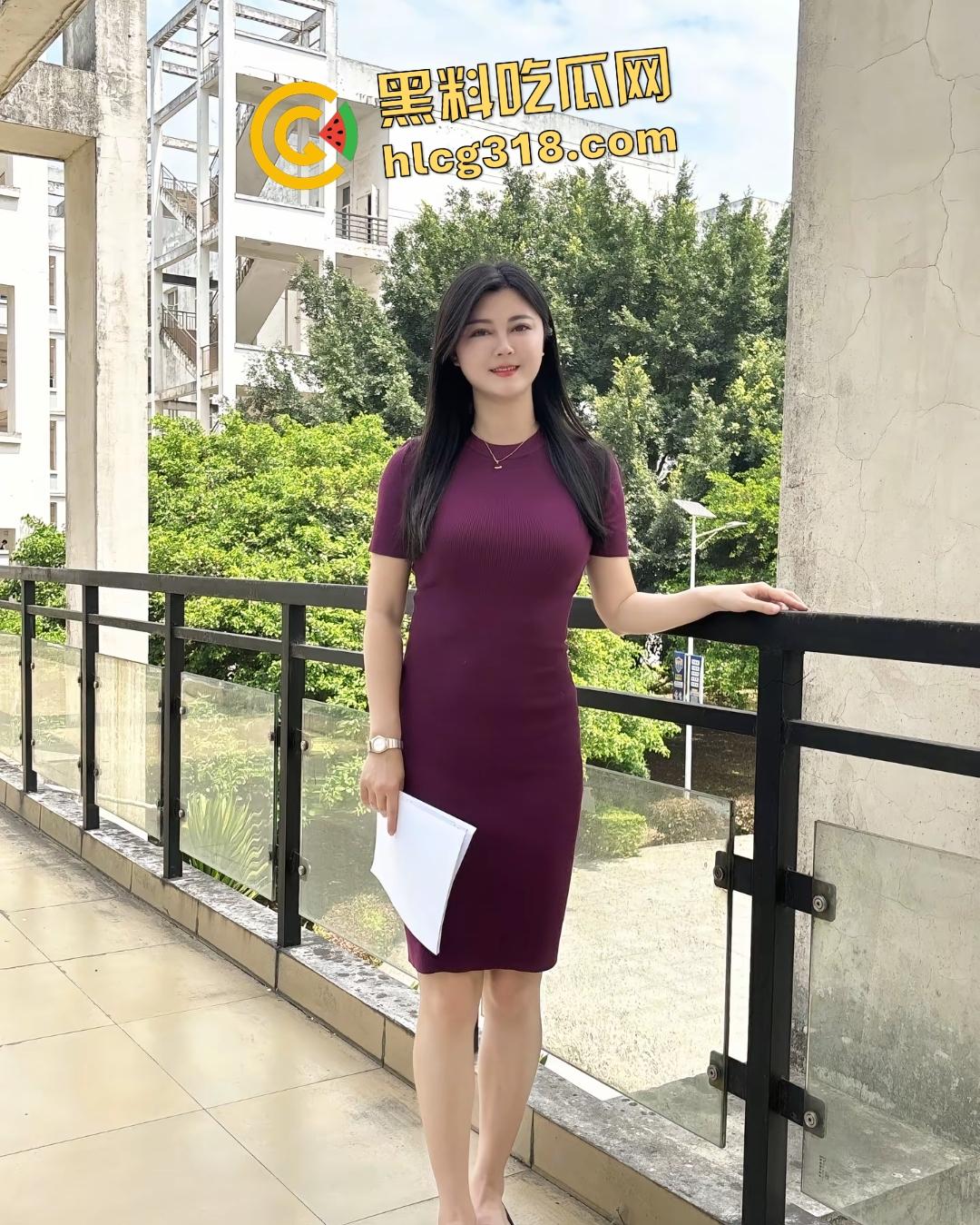 广西外国语学院英语老师【秦秦】为性瘾承诺满分让男同学后入紧身内裤，男同学以后都不愁挂科了！  第3张