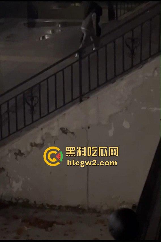 杭州艺校纯爱战士再倒下 女友在校期间背着男友发裸照自慰视频 被抓后校内怒扇耳光 真是母狗属性拉满！  第6张