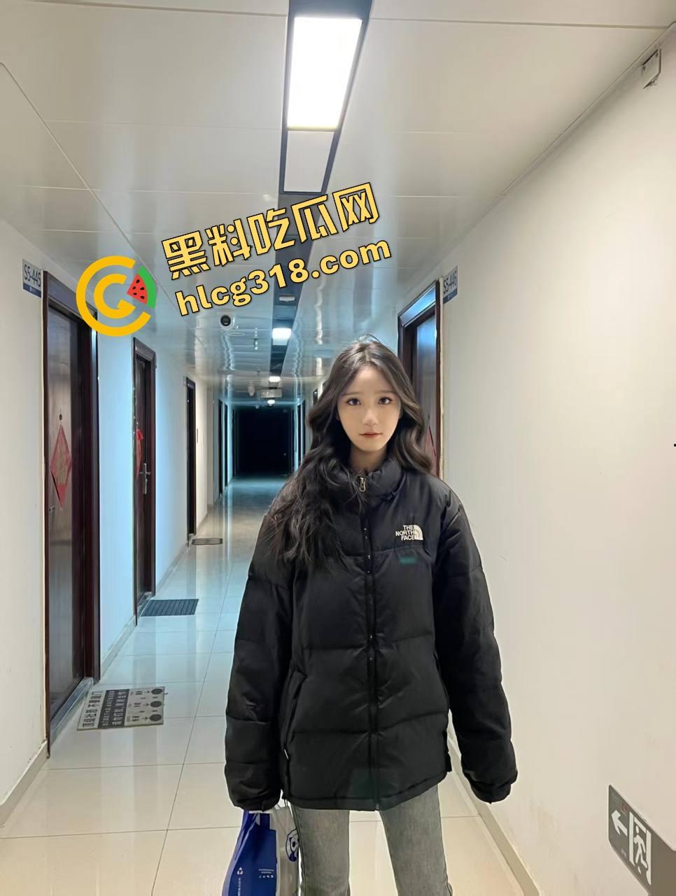 这逼是5V直流还是220V交流？这女人靠电击爽成神经病，去缅北都嫌不够刺激爽到抽搐！  第2张