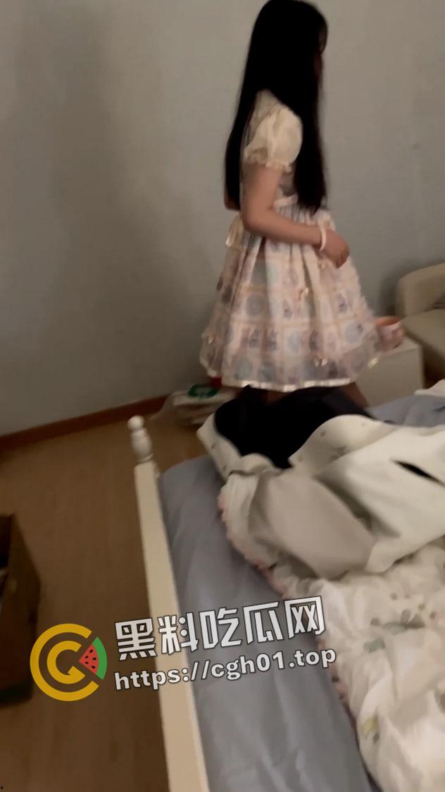 鬼火黄毛和洛丽塔 揪奶头揪到哭扯着头发后入 这就是黄毛的含金量  第1张