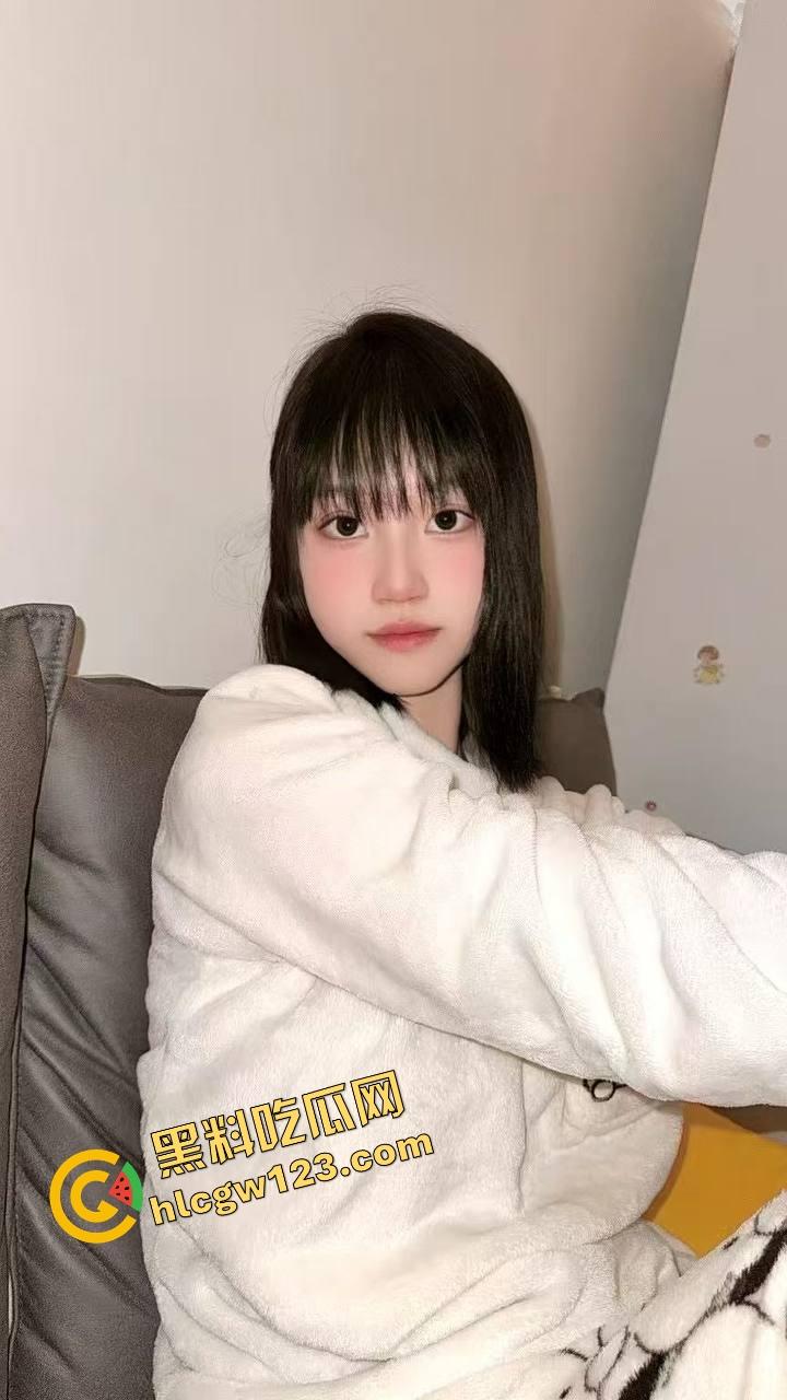 青岛大学研究生【程明琪】塌房 清纯学霸身材堪比模特,却被渣男曝光床照,粉嫩身躯全网疯传! 第3张 青岛大学研究生【程明琪】塌房 清纯学霸身材堪比模特,却被渣男曝光床照,粉嫩身躯全网疯传! 第3张