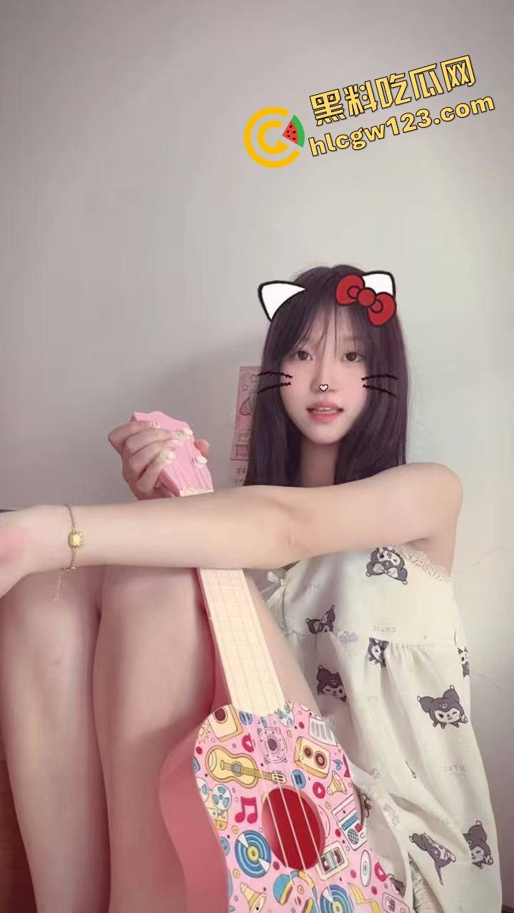 青岛大学研究生【程明琪】塌房 清纯学霸身材堪比模特,却被渣男曝光床照,粉嫩身躯全网疯传! 第5张 青岛大学研究生【程明琪】塌房 清纯学霸身材堪比模特,却被渣男曝光床照,粉嫩身躯全网疯传! 第5张